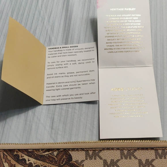 MK LARGE HERITAGE PAISLEY WRISTLET WALLET - Picture 5 of 6